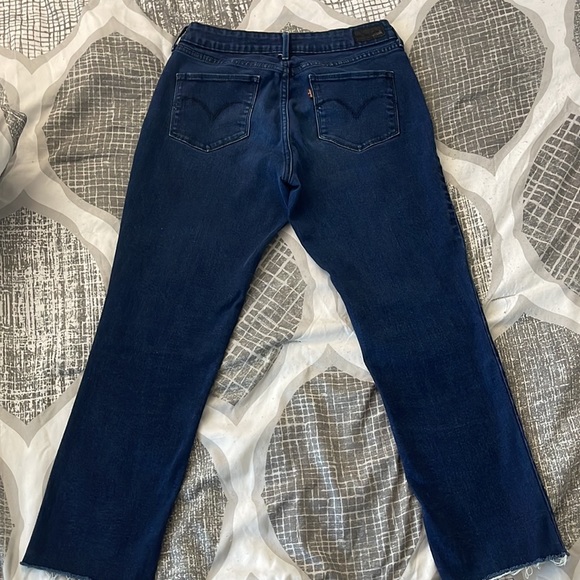 Levi’s Cropped Ankle Length Jeans - Picture 5 of 6